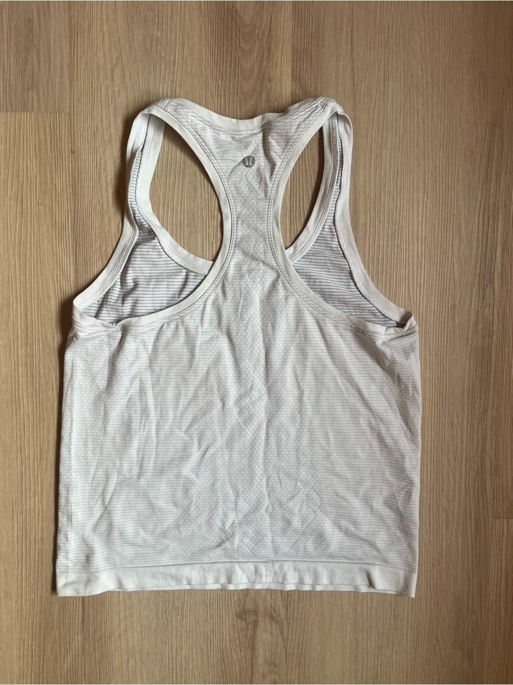 Lululemon White and Grey Swiftly Tech Cropped Racerback Tank Top -Women's size 6 - Picture 4 of 6